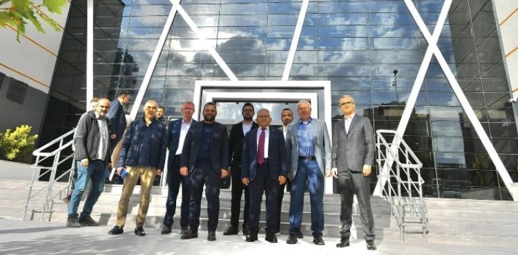 BÜYÜKŞEHİR’İN 170 MİLYON TL'LİK YENİ SOSYAL YAŞAM MERKEZİ KAPILARINI AÇTI