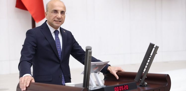 CHP’li Aşkın Genç: “Özel tüketimden alınan vergi, gelirin aslan payını oluşturuyor”