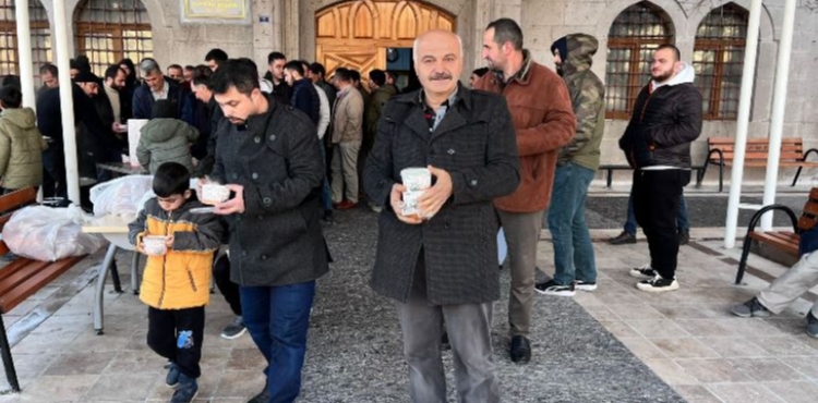 BAŞKAN ÖZDOĞAN: “AİLECE GELDİĞİMİZ BU MANEVİ BULUŞMALAR BİRLİĞİMİZİ PEKİŞTİRİYOR”