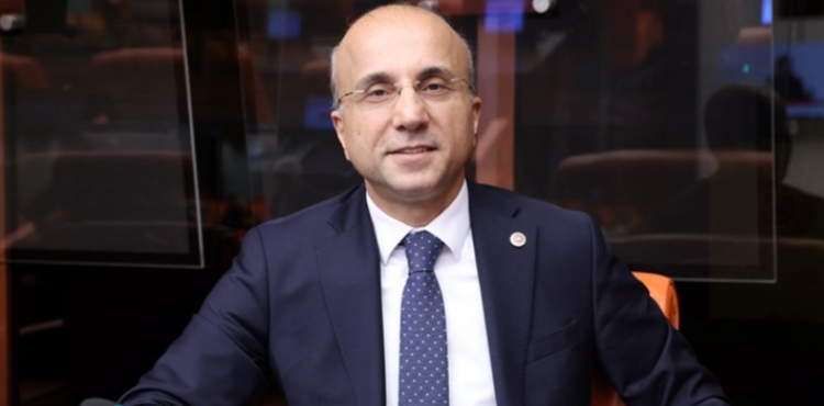 Erciyes Üniversitesi’ndeki KYK yurdunun inşaatı aylardır terk edilmiş durumda