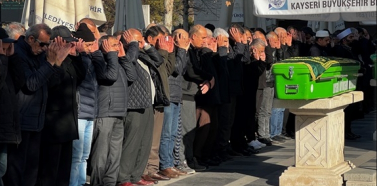 Galericiyi, otomobil satışından kalan alacağını istediği için öldürmüş