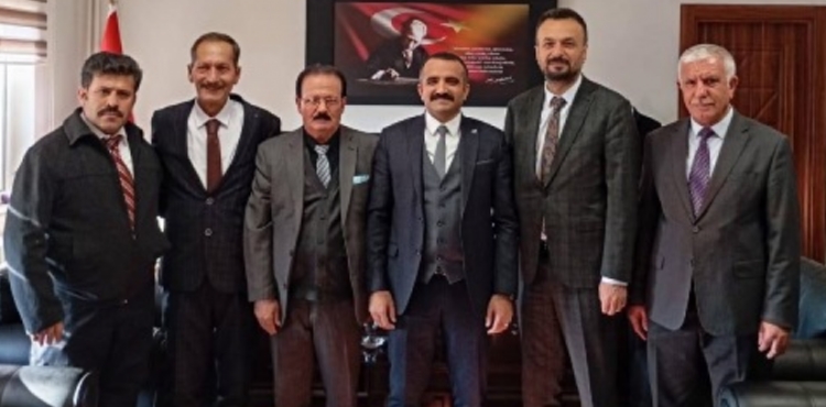 Kayseri Halk Ozanları Kültür Derneğinden Vali Yardımcısı Ömer Tekeş’e ziyaret