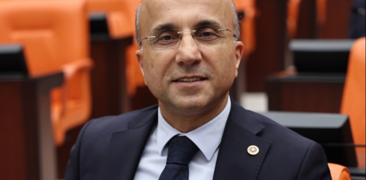 CHP’li Aşkın Genç: Kuş Cenneti Sultan Sazlığı’nda çıkan yangın nedeniyle Yeşilhisar ve Develi ilçelerimiz başta olmak üzere tüm bölge halkımıza geçmiş olsun