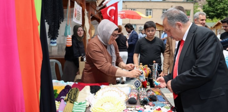 TALAS’TA BU PAZAR AYIN İKİNCİ “MAHARETLİ ELLER”İ
