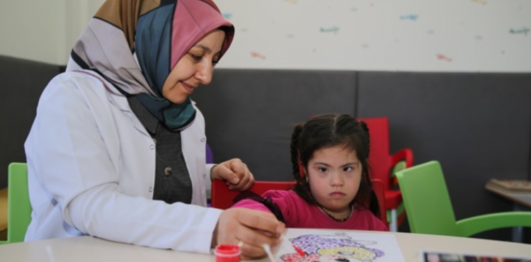 BÜYÜKŞEHİR’İN ENGELSİZ ÇOCUK EVİ, TAKDİR TOPLUYOR