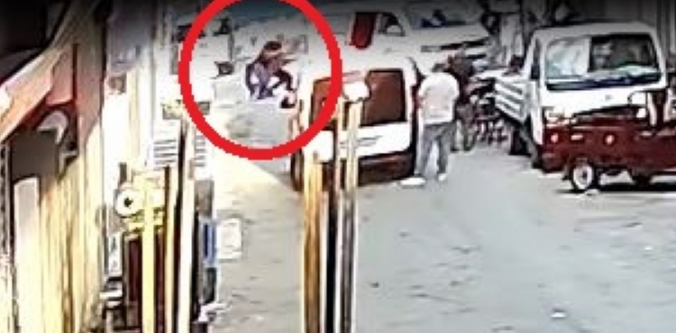 Kavgaya müdahale ederken şehit olan polisin vurulma anları ortaya çıktı