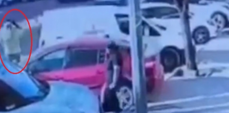 Kargo aracından cep telefonu çalan şüpheli ile satın alana gözaltı