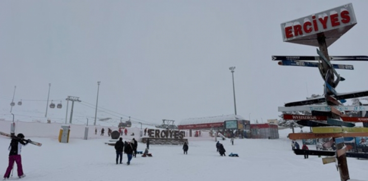 Erciyes'te kar kalınlığı 80 santime ulaştı