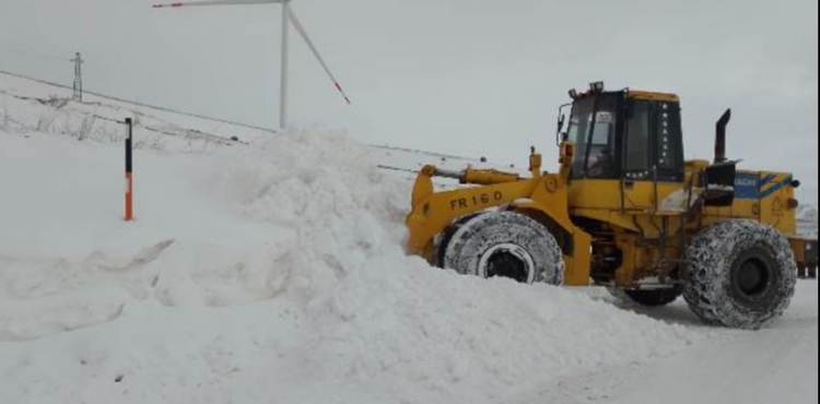 KAYSERİ BÜYÜKŞEHİR, KIRSAL KESİMLERDEKİ 107 MAHALLENİN YOLUNU ULAŞIMA AÇTI