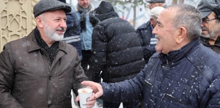 BAŞKAN ÇOLAKBAYRAKDAR, VATANDAŞLARIN HEM DUASINI ALDI HEM DE GÖNLÜNÜ FETHETTİ