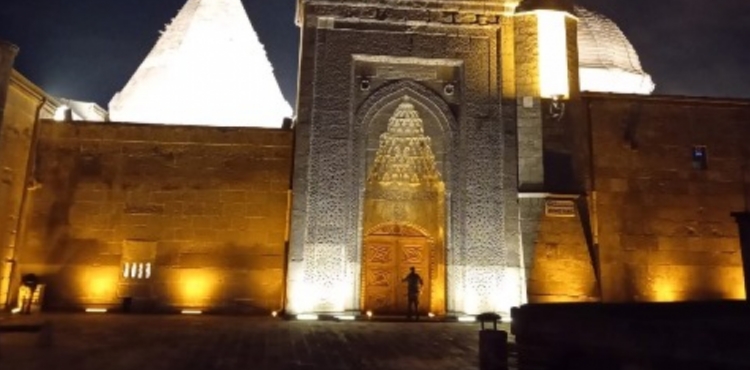 KAYSERİ BÜYÜKŞEHİR’DEN, HUNAT CAMİİ'NE RAMAZAN AYINA ÖZEL DOKUNUŞ