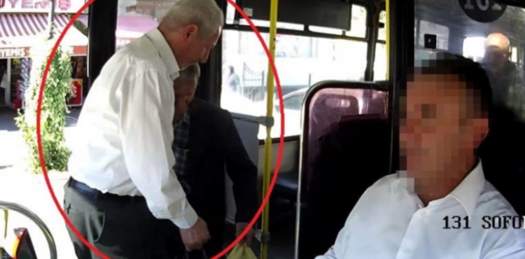 Yolcunun açık kapıdan düşüp öldüğü halk otobüsünün şoförüne ilk duruşmada 6 yıl hapis istemi