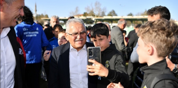 BAŞKAN BÜYÜKKILIÇ’TAN AMATÖR SPORA YAKLAŞIK 3 MİLYON TL’LİK MALZEME DESTEĞİ