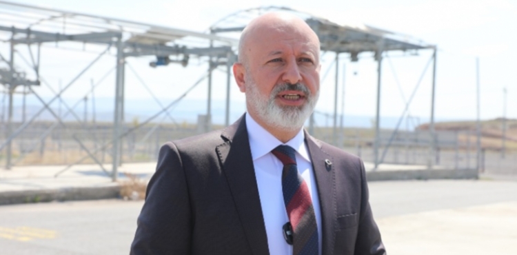 BAKAN OLAKBAYRAKDAR: KURBAN HZMETNDE DE NC, TRKYEDE SAYILI BELEDYEYZ