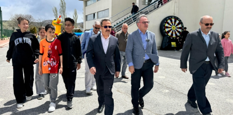BAŞKAN ÖZDOĞAN: “SÖZ VERDİK, ÇOCUKLARIMIZI BAYRAM COŞKUSUYLA BULUŞTURDUK”
