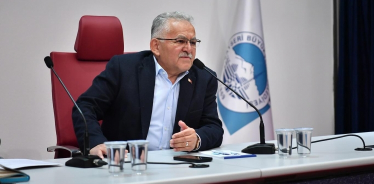 BAŞKAN BÜYÜKKILIÇ, BÜYÜKŞEHİR’DEKİ PROGRAMDA İŞ DÜNYASI İLE BİR ARAYA GELDİ