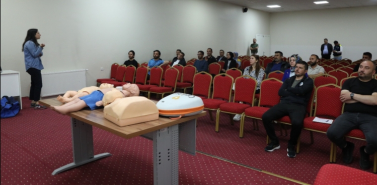 BÜYÜKŞEHİR’DEN PERSONELİNE “HAYAT KURTARAN” İLK YARDIM EĞİTİMİ