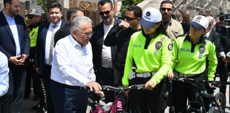 BAŞKAN BÜYÜKKILIÇ: “TRAFİKTE UYDUĞUMUZ HER KURAL, BİR HAYAT DEMEK”