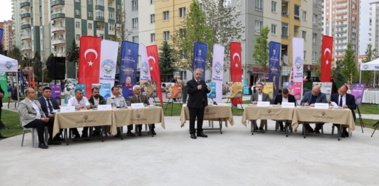 ‘VATANDAŞ SORUYOR BAŞKAN CEVAPLIYOR’ BU KEZ 7/24 KÜTÜPHANE'DE