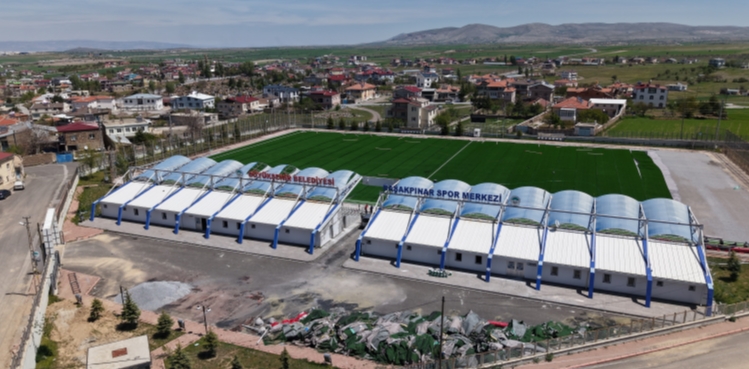 BÜYÜKŞEHİR, BAŞAKPINAR SPOR MERKEZİ’NİN ÇİMLERİNİ VE YEDEK KULÜBELERİNİ YENİLİYOR