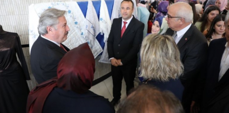 MELİKGAZİ'DE EL EMEĞİ, GÖZ NURU ESERLER GÖRÜCÜYE ÇIKTI