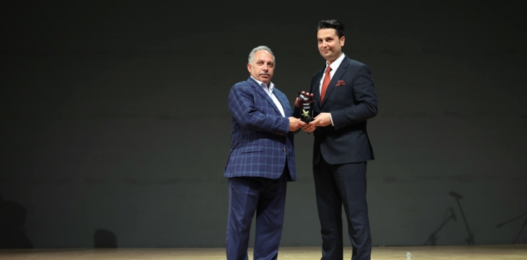 BAŞKAN YALÇIN’A TURİZME KATKI ONUR ÖDÜLÜ