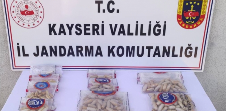 Kayseri’de, İranlı 3 şüphelinin midesinden 6,7 kilo uyuşturucu çıktı
