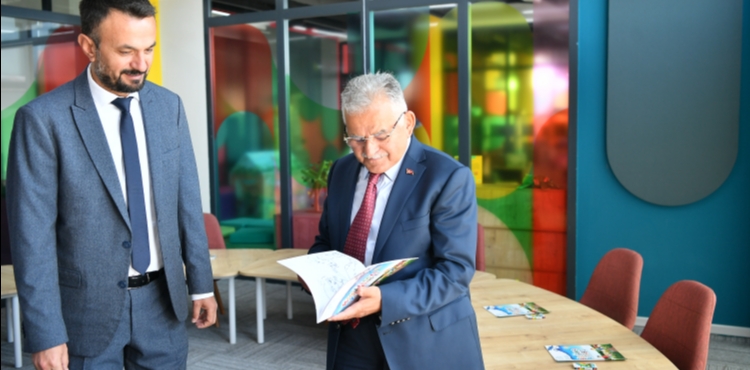 BAŞKAN BÜYÜKKILIÇ: “TAKDİRE ŞAYAN KÜTÜPHANEMİZİ KAYSERİ’MİZE SUNMUŞ BULUNUYORUZ”