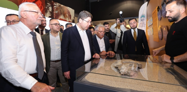 BÜYÜKKILIÇ’TAN BAKAN TUNÇ’A, KÜLTEPE KANİŞ KARUM VE 7,5 MİLYON YILLIK FOSİLLER TANITIMI