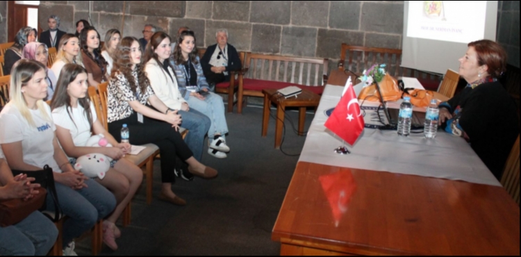 BİLİM KAFE’DE SAĞLIKLI BESLENMEDE LEZZETLİ ÖNERİLER
