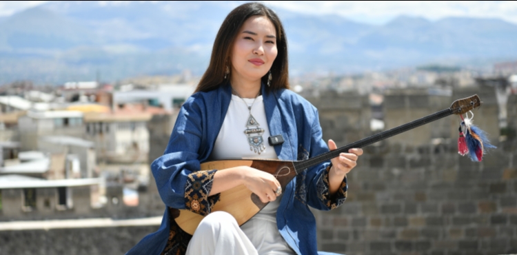 BYKEHR LE KAYSER KALESݒNDE KAZAK EZGLER YKSELD