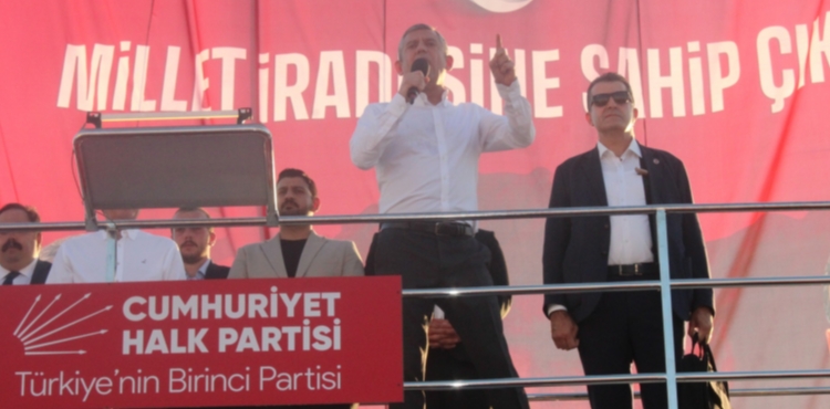 Özgür Özel: Biz barışın da demokrasinin de teminatıyız