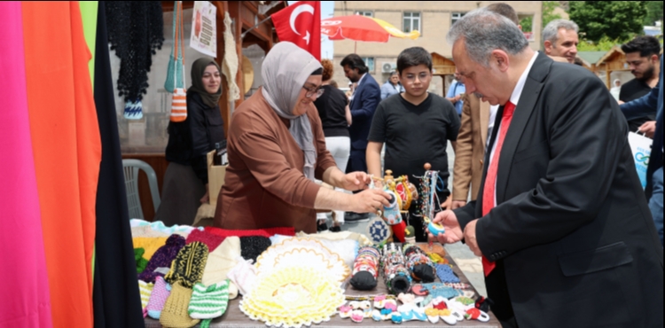 TALAS'TA BU PAZAR AĞUSTOS AYININ İLK “MAHARETLİ ELLER”İ