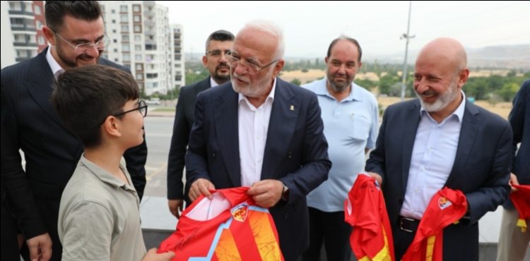 BAŞKAN ÇOLAKBAYRAKDAR, GENEL BAŞKAN VEKİLİ ELİTAŞ’I KOCASİNAN AKADEMİ’DE AĞIRLADI