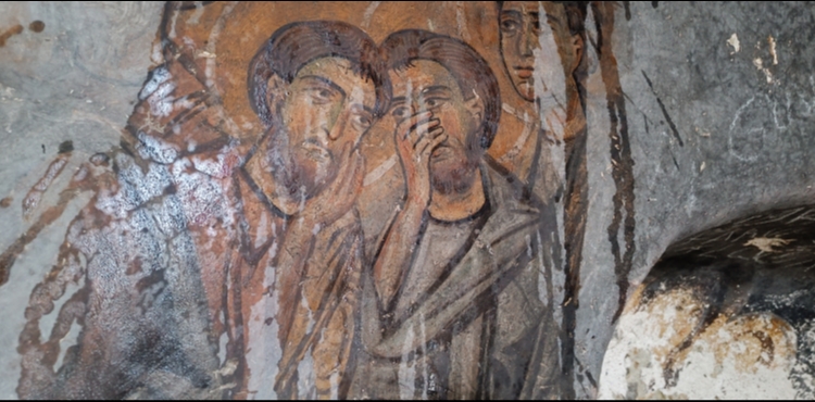 Duvarları tasvirli kayadan oyma kilise, turizme kazandırılmayı bekliyor