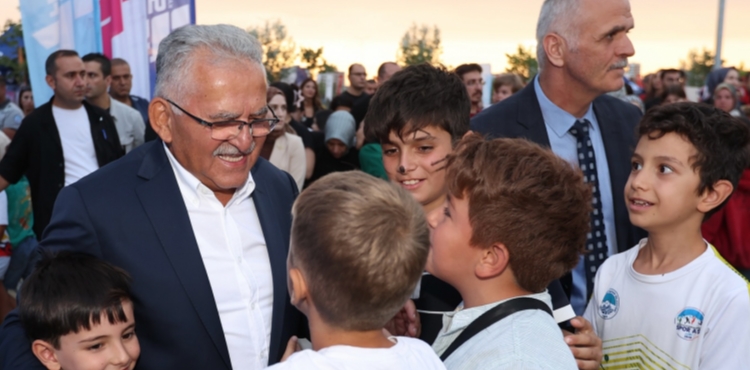 BÜYÜKŞEHİR'DE SPORUN VE GELECEĞİN IŞIĞINDA BİR YAZ DAHA: BAŞKAN BÜYÜKKILIÇ İLE COŞKULU KAPANIŞ
