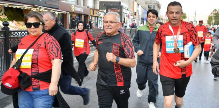 KAYSER YARI MARATONU DNYA SAHNESNDE: BYKKILI MZASIYLA 5. ULUSLARARASI KOU