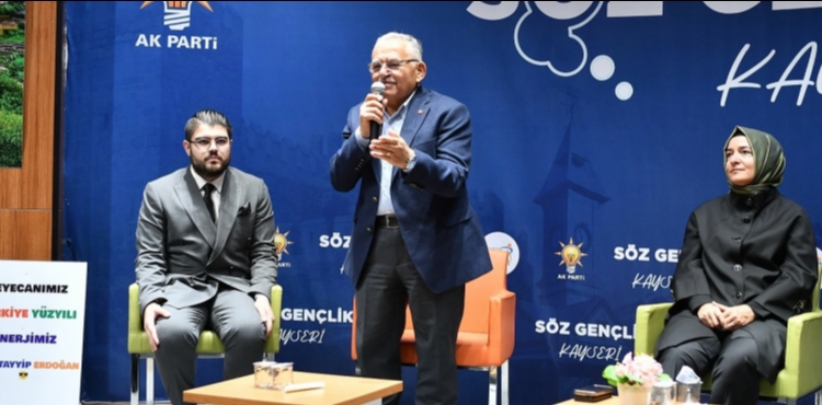 BAKAN BYKKILI VE GENEL BAKAN YARDIMCISI KAYA LKENN GELECE GENLERLE BULUTU