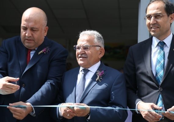 BAKAN BYKKILI, TOPLUM  SALII  URA TERAP SERGSݒNN AILIINA KATILDI
