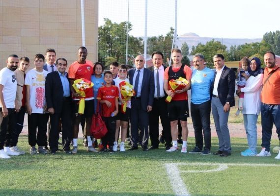 l Mill Eitim Mdr Karakseden Kayserispor antrenmanna ziyaret