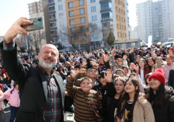 BAKAN OLAKBAYRAKDAR, EVLATLARIMIZIN GELECENE IIK TUTUYORUZ