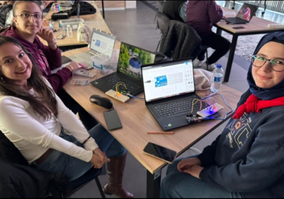 BYKEHRN BLM AKADEMSݒNDEN RETMEN ADAYLARINA ROBOTK KODLAMA ETM