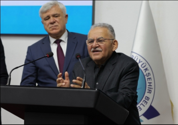 KENT KONSEY� GENEL KURULU�NDA KONU�AN BA�KAN B�Y�KKILIǒTAN �ORTAK AKIL� VURGUSU