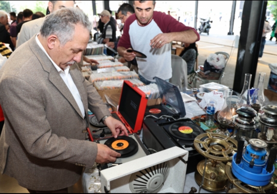 BU PAZAR ANT�KACILAR BULU�UYOR