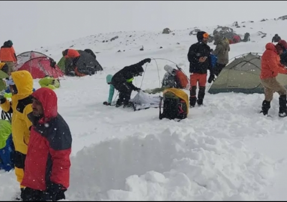 Kayseri�de 120 da�c� Erciyes�in 3 bin 600 rak�m�na t�rmand�