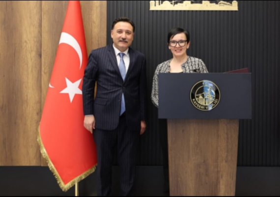 Avusturya�n�n Ankara B�y�kel�isi Juen�den Vali �i�ek�e ziyaret