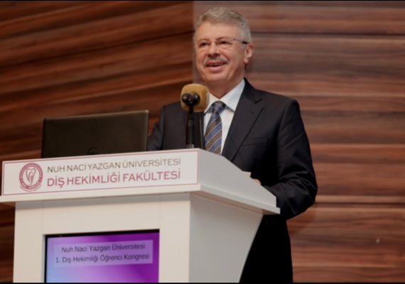 Ba�kan H�seyin Akay, Di� Hekimli�i ��rencileriyle Kariyer Yolculu�unu Payla�t�