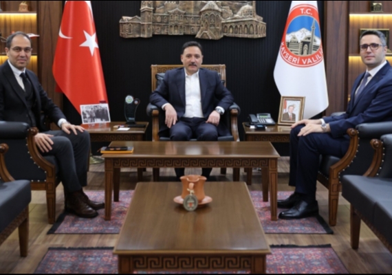 Kayseri Devlet Hastanesi�nin yeni ba�hekimi ��l�den Vali �i�ek�e ziyaret