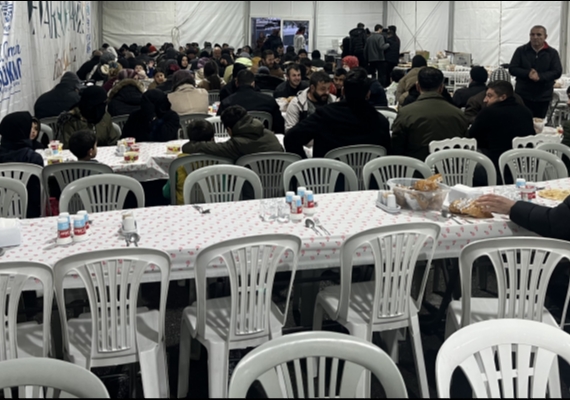 B�Y�K�EH�R��N ESK��EH�R BA�LARI �FTAR SOFRASI G�N�LLERE DOKUNUYOR