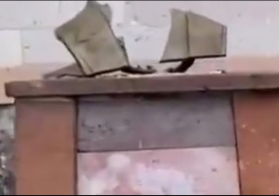 Kayseri�de Atat�rk b�st�ne baltal� sald�r�